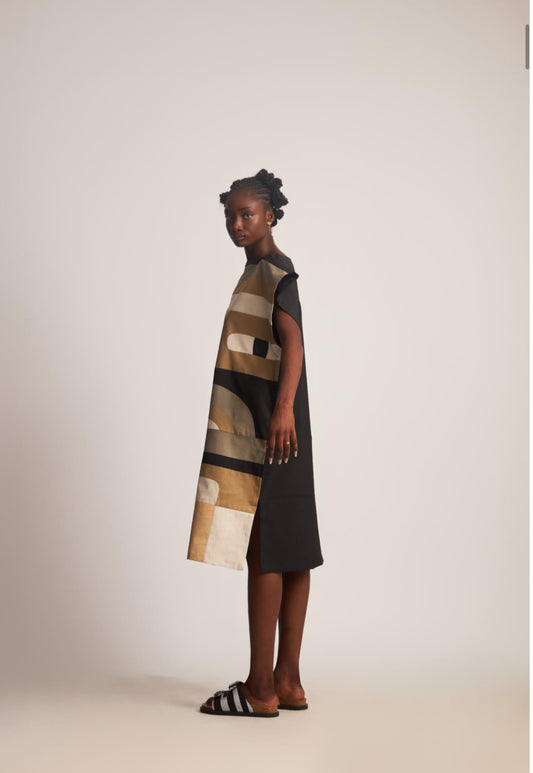 WUMAN COURSES TECTURAL SHIFT DRESS