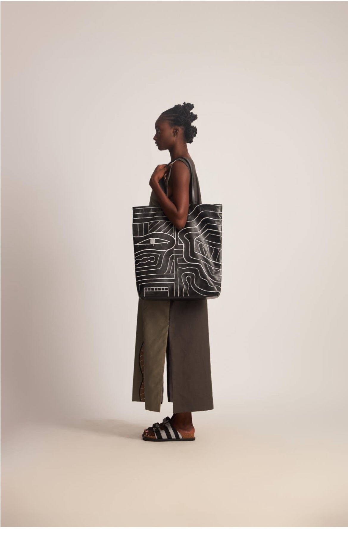WUMAN EXPRESSIONIST TOTE