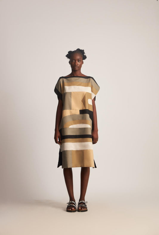 WUMAN COURSES TECTURAL SHIFT DRESS